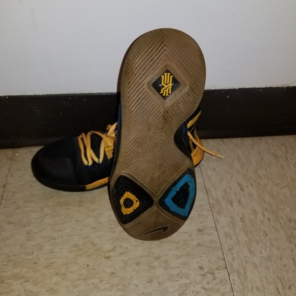 Kyrie schoolbus shoes size 5.5 youth - Picture 6 of 10